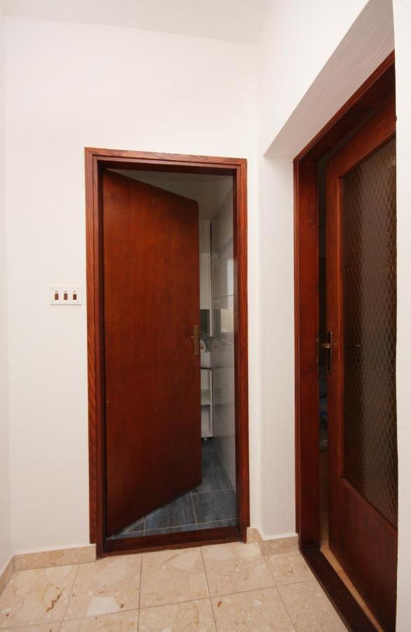 Apartment Vrbnik 5301B المظهر الخارجي الصورة